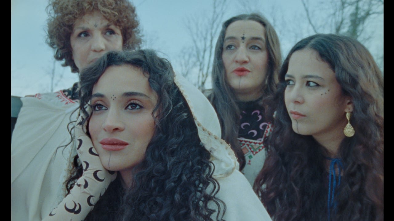 Camélia Jordana – Que Ma Peau